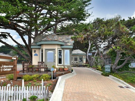 Cambria Hotels - Moonstone Cottages